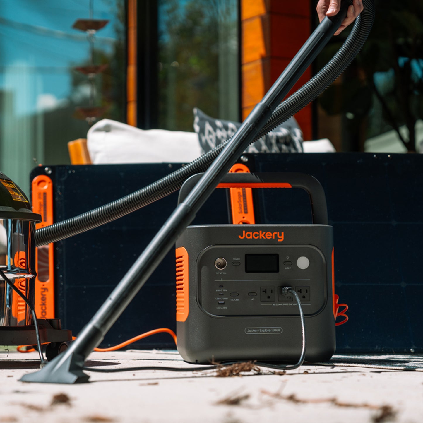 Jackery Solar Generator 2000 v2 — Power Station + 200W Solar Panel